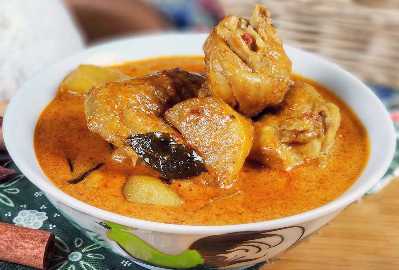 Malaysian Chicken Curry – OfficialoluchiLloyd